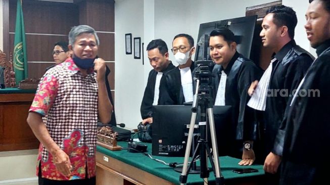 Mayor Isak Sattu Divonis Bebas Kasus Paniai Berdarah, Kinerja Kejagung Cuma Seret Satu Terdakwa Patut Dipertanyakan