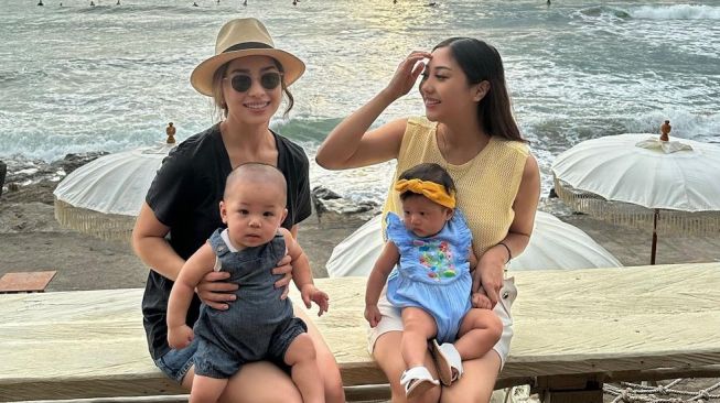 Potret Liburan Nikita Willy dan Adik di Bali (Instagram/@nikitawillyofficial94)