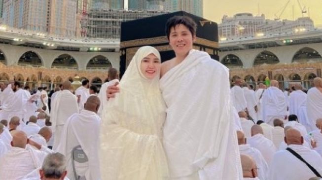 Si Paling Merasa Ahli Surga, Orang Ini Menilai Umrah Via Vallen Sia-Sia