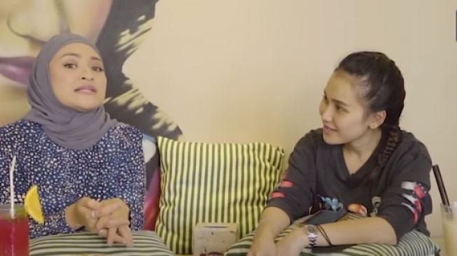 Pernyataan Nathalie Holscher dan Ayu Ting Ting Soal Tak Butuh Cowok Modal Cinta Tuai Perdebatan