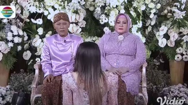 Potret Artis Jalani Sungkeman Jelang Nikah (vidio.com)