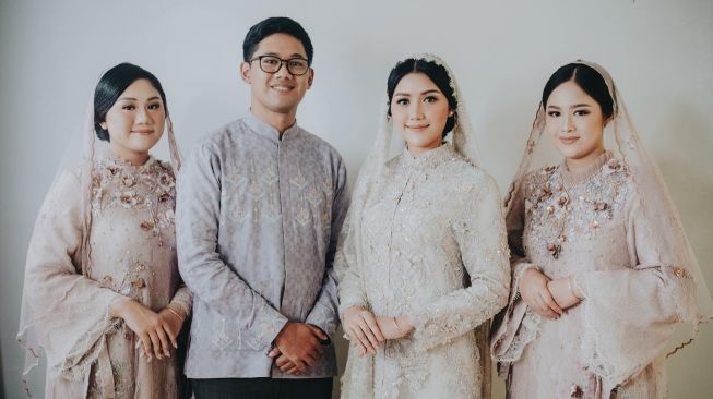 Langkahi Dua Kakaknya Nikah, Erina Gudono Berikan Barang Sesuai Adat Jawa, Apa Ya?