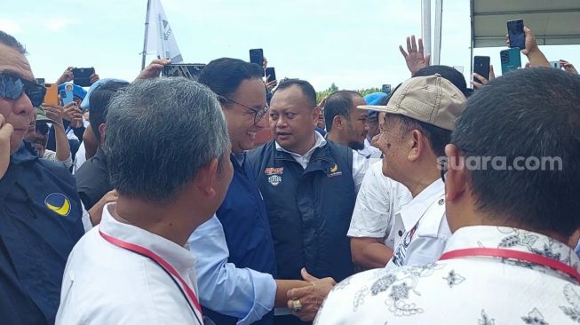 Anies Baswedan kunjungan ke Kota Makassar, Sabtu (10/12/2022). [Suara.com/ Lorensia Clara Tambing] 