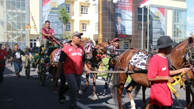 Cerita Aiptu Warsito, Bangga Selalu Dipilih Jadi Kusir Kereta Kencana Sejak Jokowi Jabat Wali Kota