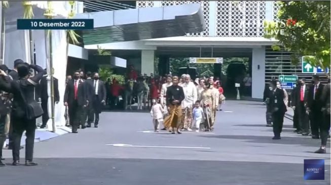 Pakaiannya Selalu Beda Sendiri, Anak Kedua Kahiyang Jadi Sorotan Lagi di Akad Nikah Kaesang Pangarep