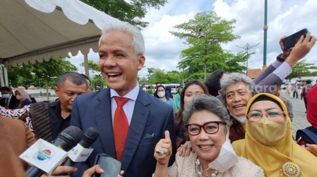 Ganjar Diteriaki Presiden hingga Berebut Foto Bersama di Ngunduh Mantu Kaesang-Erina