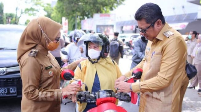 Janji Politik Basri Rase-Najirah, Mau Kasih Motor ke Semua Ketua RT Se-Bontang