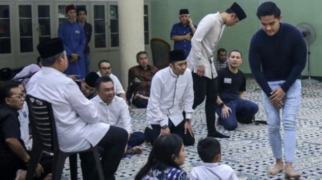 Ucap Selamat Menikah, Andi Arief Unggah Foto Lama Kaesang saat Takziah ke Ani Yudhoyono: Anak Muda Sederhana