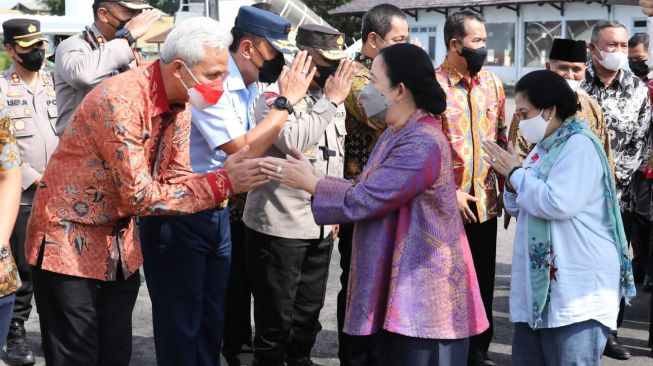 Tak Hanya Presiden Jokowi, Ganjar Lepas Kepulangan Megawati dan Puan Maharani