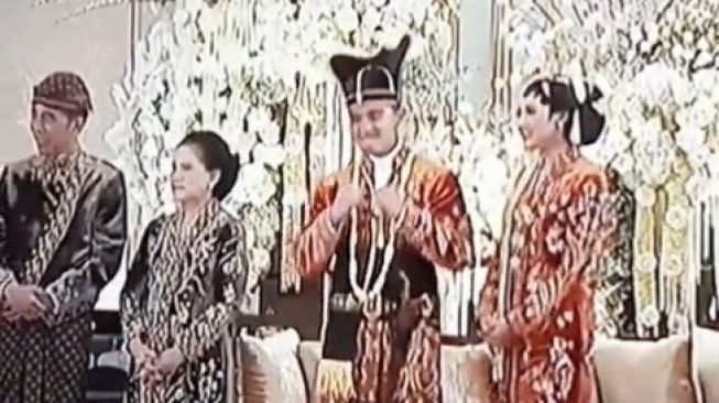 Momen Kaesang Bercanda di Pelaminan, Langsung Dicolek Ibu Negara [Twitter]