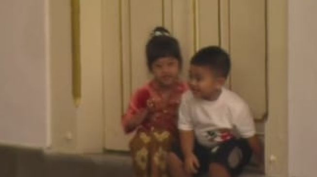 Panembahan Al Nahyan Nasution saat pernikahan Kaesang Pangarep dengan Erina Gudono. [Istimewa]
