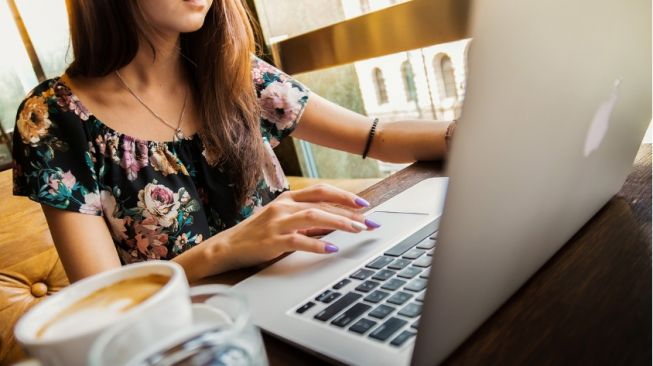 5 Hal yang Membuat Kita Mudah Mendapatkan Ide Cerita untuk Menulis Novel