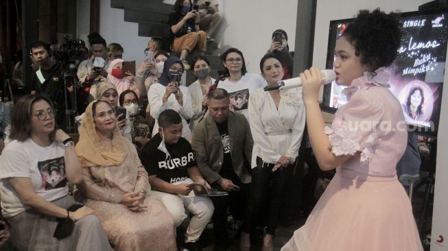 Anak Krisdayanti, Amora Lemos, Rilis Single Buku Mimpiku