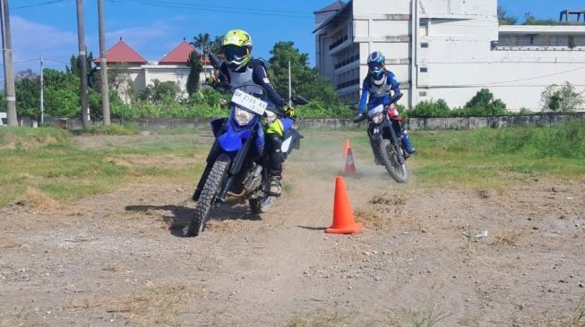 Tujuan Yamaha Racing Academy )YRA) memberikan teknik berkendara Yamaha WR 155 R adalah mendapatkan pengalaman berkendara yang makin menyenangkan [PT YIMM].