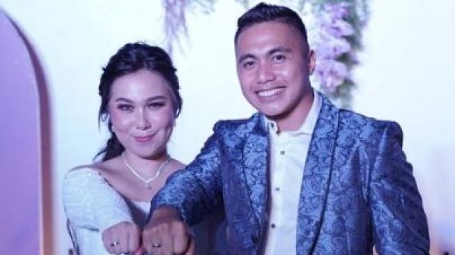 Aprilio Manganang Resmi Menikah, Ini Sosok Claudya Sang Istri Punya Hobi Ekstream