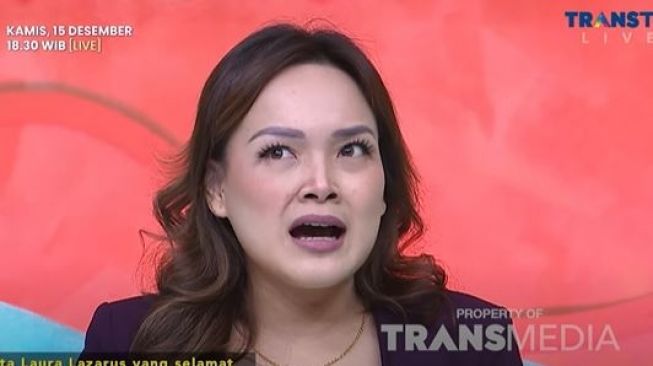 Laura Lazarus mantan pramugari yang selamat dari kecelakaan pesawat. (YouTube/ TRANS TV Official)