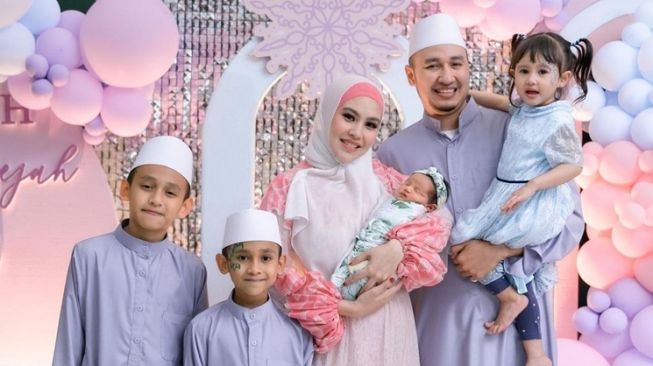 Potret Anak Sambung Artis (Instagram/@cuttaryofficial)