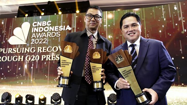 Jalankan Visi Menteri BUMN, Dirut PLN Dinobatkan Jadi CEO of The Year