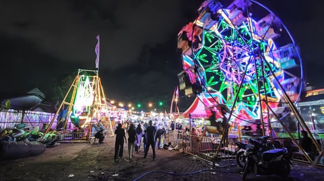 Pasar Malam di Pusat Kota Benteng Kuto Besak Palembang Tak Berizin