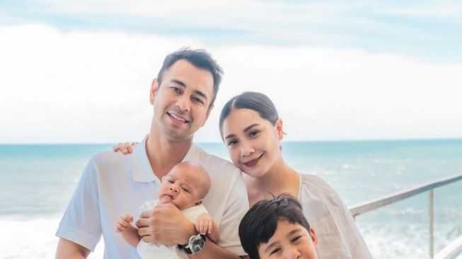 Potret Liburan Keluarga Raffi Ahmad Selama 2022 (Instagram/@raffinagita1717)