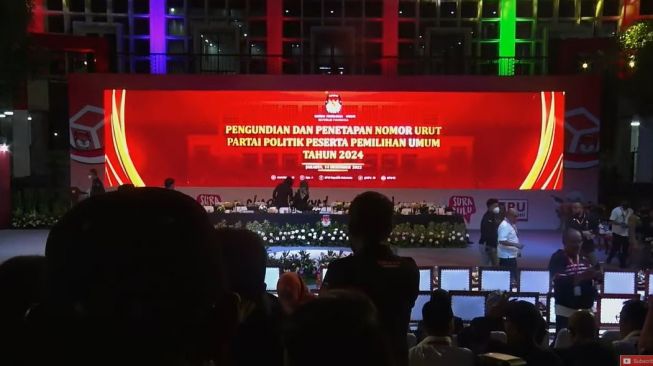 Pimpinan Partai Berdatangan, Begini Suasana KPU RI Jelang Pleno Pengundian Nomor Urut Parpol Peserta Pemilu 2024