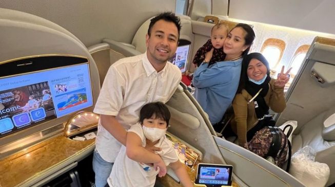 Potret Liburan Keluarga Raffi Ahmad Selama 2022 (Instagram/@raffinagita1717)