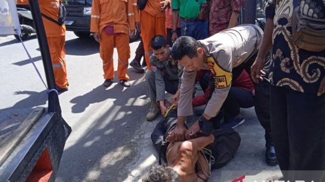 Ditusuk Pemulung di Pasar Rebo, Begini Kondisi Terkini Anggota Satpol PP Jaktim