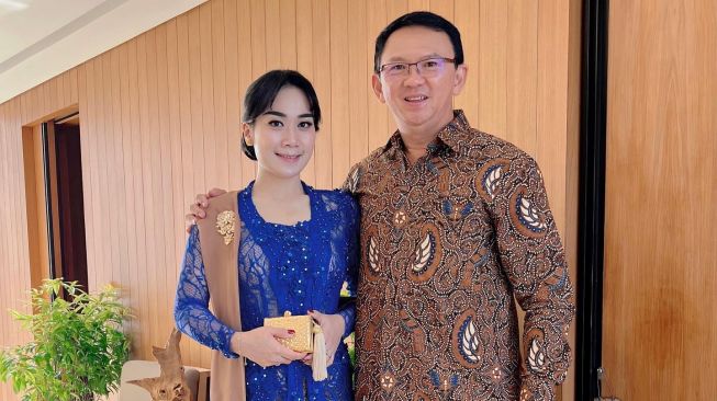 Potret anggun Puput istri Ahok saat kondangan. (Instagram/@btpnd)