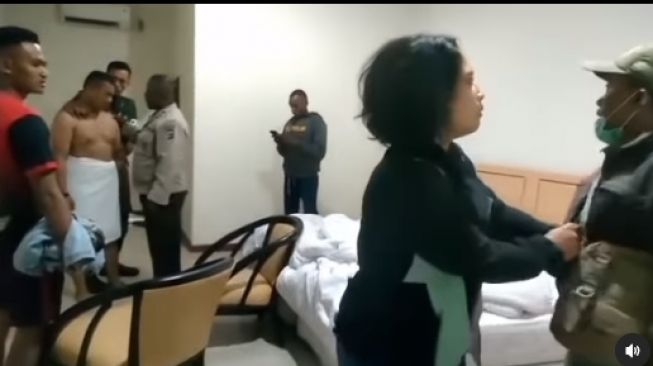 Gerebek Istri Ngamar sama Prajurit Lain di Hotel, Anggota Babinsa Murka: Saya Seniormu, Pangkatmu Apa?