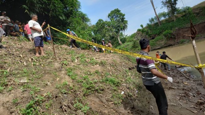 Tangis Pecah Iringi Pemakaman Gadis Penjual Gorengan Korban Pembunuhan di Padang Pariaman