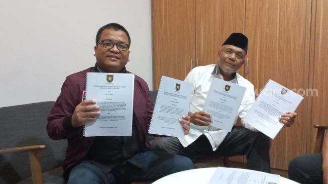 Datangi Bawaslu Ajukan Gugatan Gegara Tak Lolos Peserta Pemilu 2024, Partai Ummat Bawa Berkas Keberatan 114 Halaman