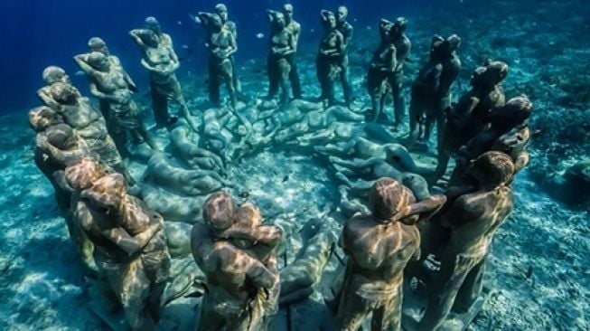 Fakta Menarik Patung Bawah Air Karya Jason deCaires Taylor