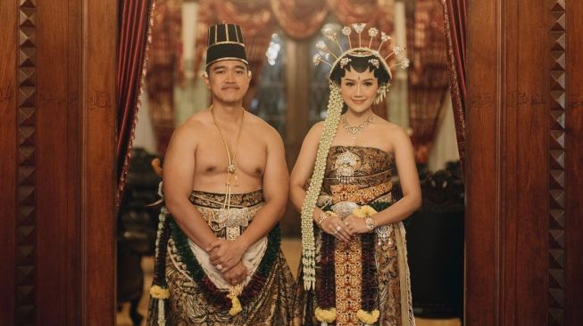 Artis Menikah di Hari Ulang Tahun (Instagram/@erinagudono)