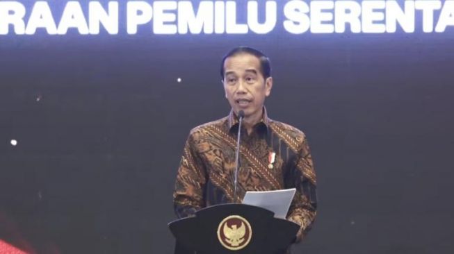 Kabar Gembira, Jokowi Sebut Kemungkinan PPKM Dihentikan Akhir 2022