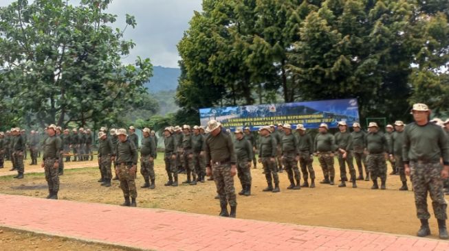 Wih! Demi Kedisiplinan, Ratusan Karyawan Transjakarta Ikut 'Wajib Militer'