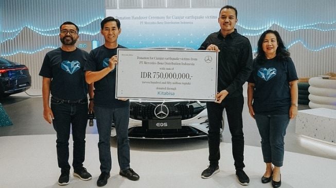 Berlangsung di Mercedes-EQ SPACE Senayan City, PT MBDI Serahkan Donasi Gempa Cianjur Senilai Rp 750 Juta