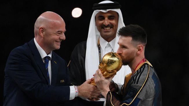 Jubah Hitam Lionel Messi Ditawar Rp 15,6 Miliar, Mau Dijual?