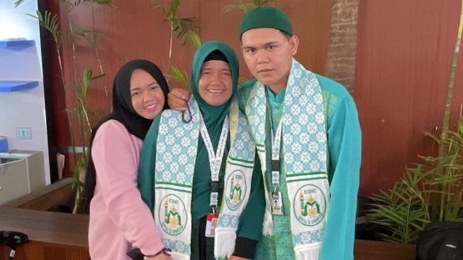 Momen Mbak Lala Antar Keluarga Umrah (Instagram/@shela_lala96)