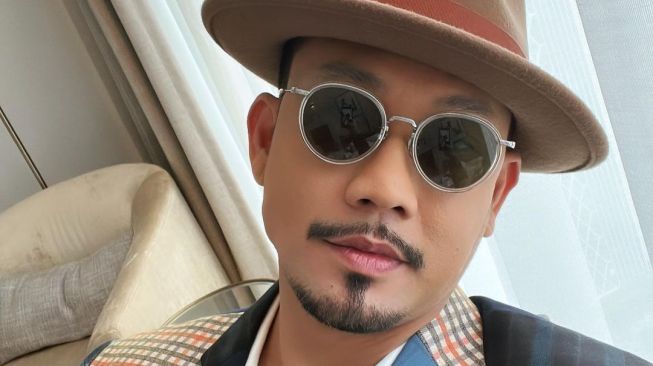 Jadi Pengisi Suara Animasi Panji Tengkorak, Denny Sumargo Kesulitan hingga Hampir Mau Muntah