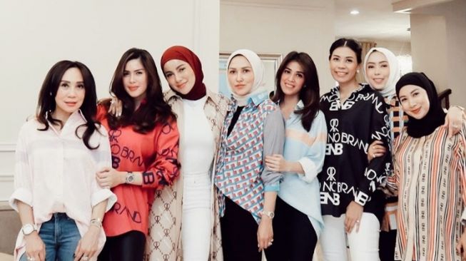 Potret Olla Ramlan dan Geng Sosialita (Instagram/@ollaramlan)