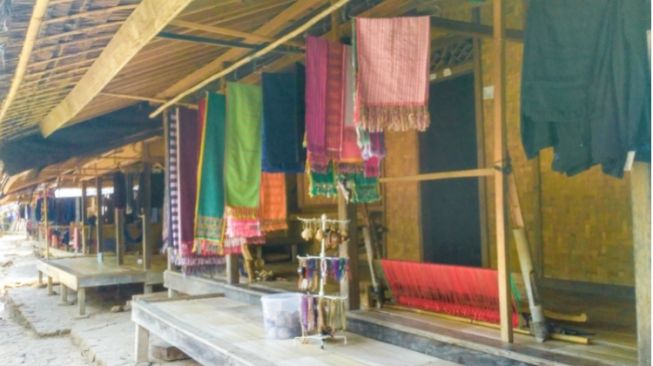 Mengenal Budaya dan Pembuatan Kain Tenun Suku Baduy di Banten