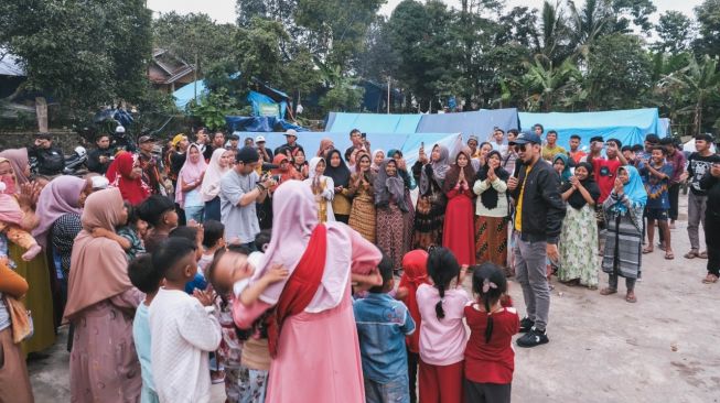 Brand Fashion Lokal Ini Ajak Korban Bencana Gempa Cianjur Trauma Healing, Ternyata Ini Pentingnya