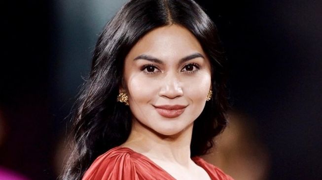 Tebal Dan Berkarakter Intip 10 Pesona Artis Indonesia Yang Punya Bibir 