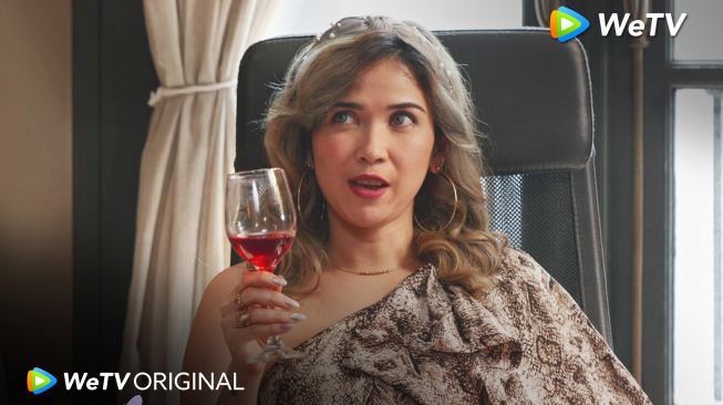 Dinda Kanya Dewi di series Kupu Malam. [WeTV]