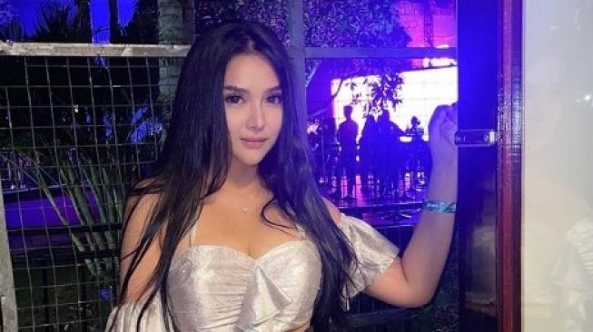 Jadi Desainer, Amelia NS Kerap Dapat Klien Nakal: Pesan Baju tapi Ajak Dinner Dulu