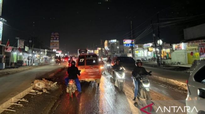 Jalan Cikarang-Cibarusah Resmi Berganti Nama Menjadi Jalan Raden Ma'mun Nawawi