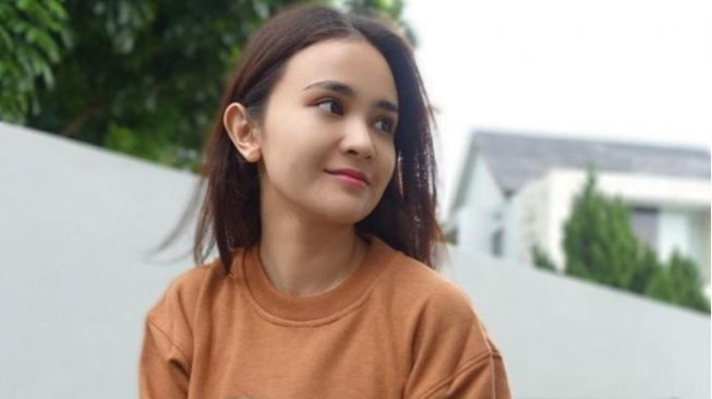 Profil Michelle Ziudith, Pemeran Laura di Serial Panas Kupu-kupu Malam