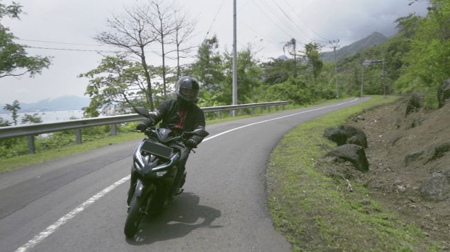 Deltalube telah menguji pelumas bersama motor matik sejauh 8.000 km, dan hasil laboratorium yang meliputi physical chemical dan wear metal masih menunjukkan hasil yang bagus [Deltalube].