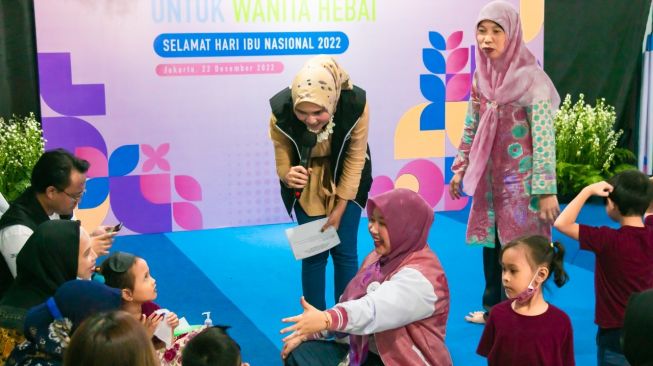 Peringati Hari Ibu, BRI Salurkan Bantuan ke Sekolah Anak Jalanan