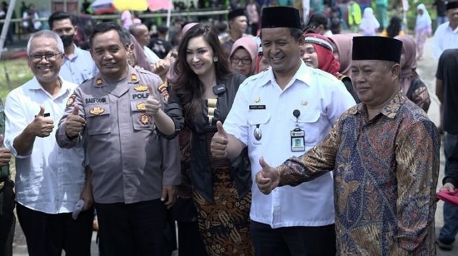 Potret Nafa Urbach di Kampung Halaman (Instagram/@nafaurbach)